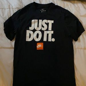 Nike tshirt